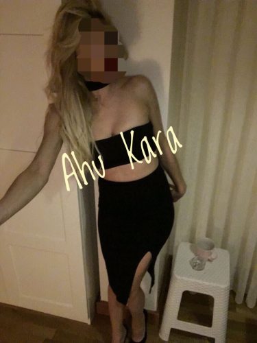Çılgın otelde buluşan bayan Eylem