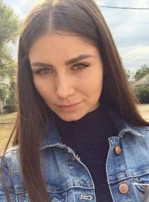 Gösterişli evinde buluşan eskort Nigar