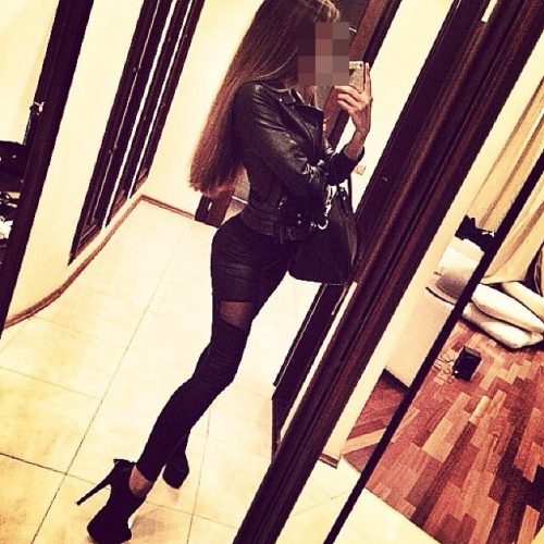 Gösterişli olgun hatun Esin
