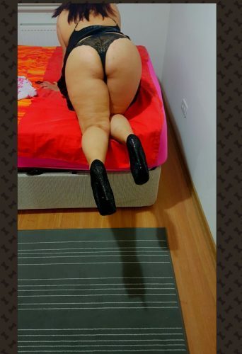 Güzel kendi yeri olan escort Leman