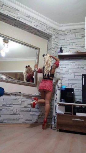 Kıvrak orijinal resimli kız Ayşenur