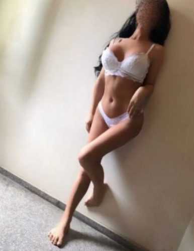 Muhteşem genç kız Ayten