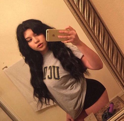 Neşeli ön sevişme yapan escort Hicran