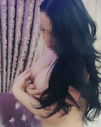 Neşeli sakso çeken kız Mahinur