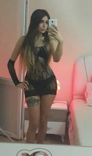 Seçkin eve gelen hatun Papatya