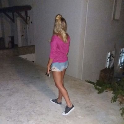 Seksapel sakso çeken eskort çiçek