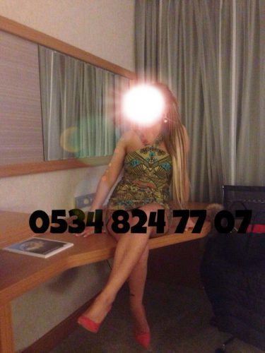 Seksi kumral kız Renan