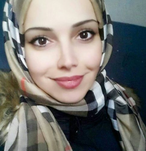 Şık sarışın bayan Mualla
